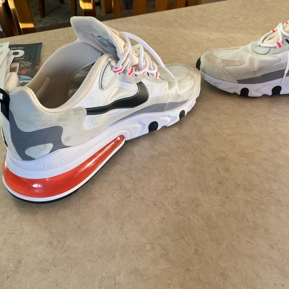 Nike Air Max 270 React - Picture 2 of 6